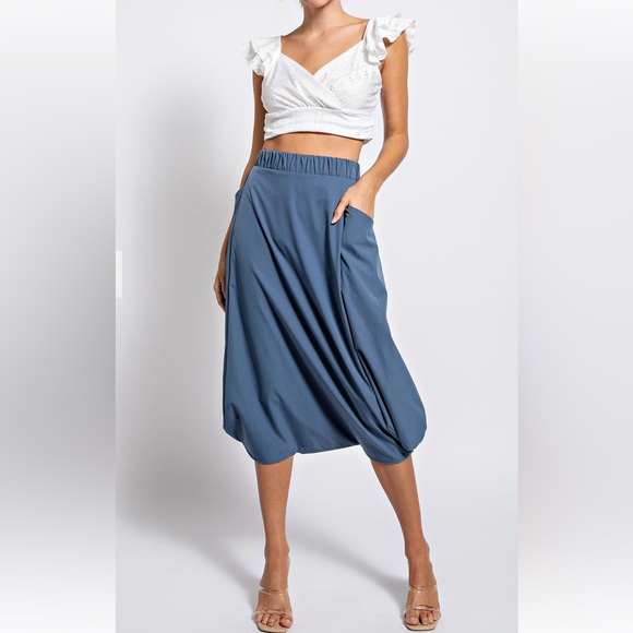 ✨RESTOCKED✨FABULOUS MIDI BUBBLE HEM PANTS - Picture 1 of 5